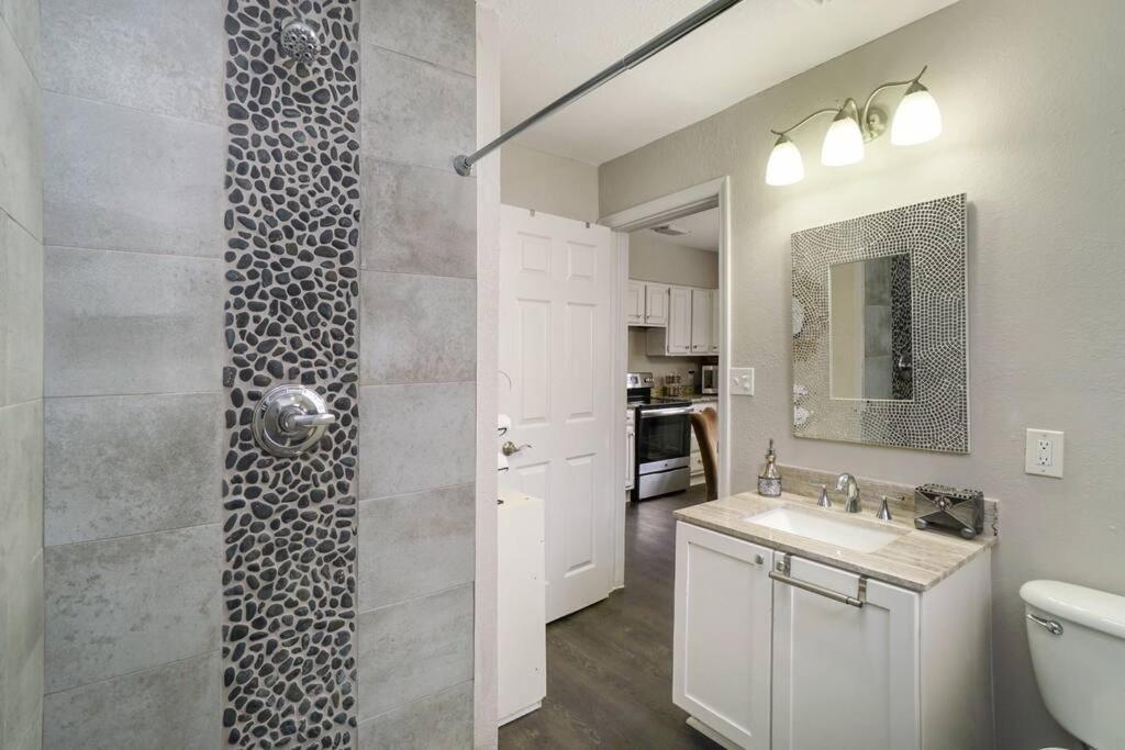 No Ho Yellow Door Bungalow Тампа Екстериор снимка