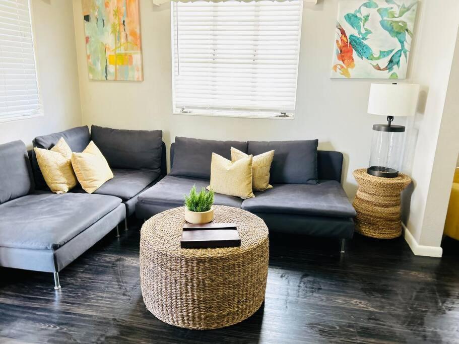 No Ho Yellow Door Bungalow Тампа Екстериор снимка
